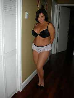 rich female looking for men in Marshall, North Carolina