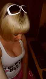 rich female looking for men in Le Claire, Iowa